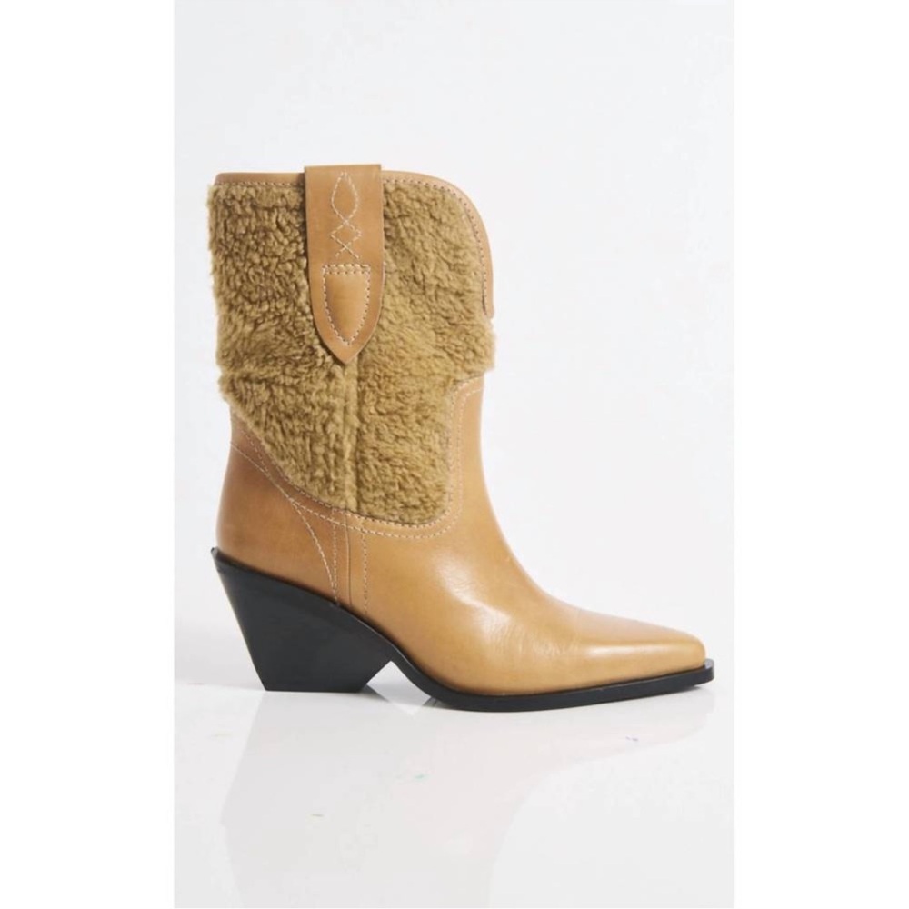 NEW FREE PEOPLE women's pitchfork point shearling boots in almond butter